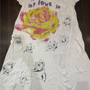 Magnolia Pearl White Dress with Pink and Green Rose Design Pristine cond,wtags,